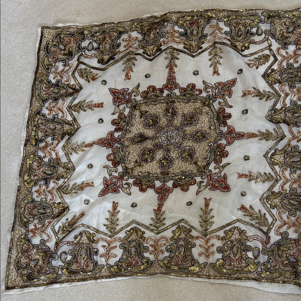 Square hands made table cover